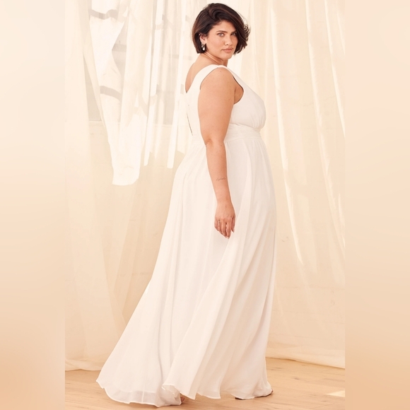 NWOT Lulus White Surplice Maxi Dress Size 3X=22/24 - Picture 2 of 5